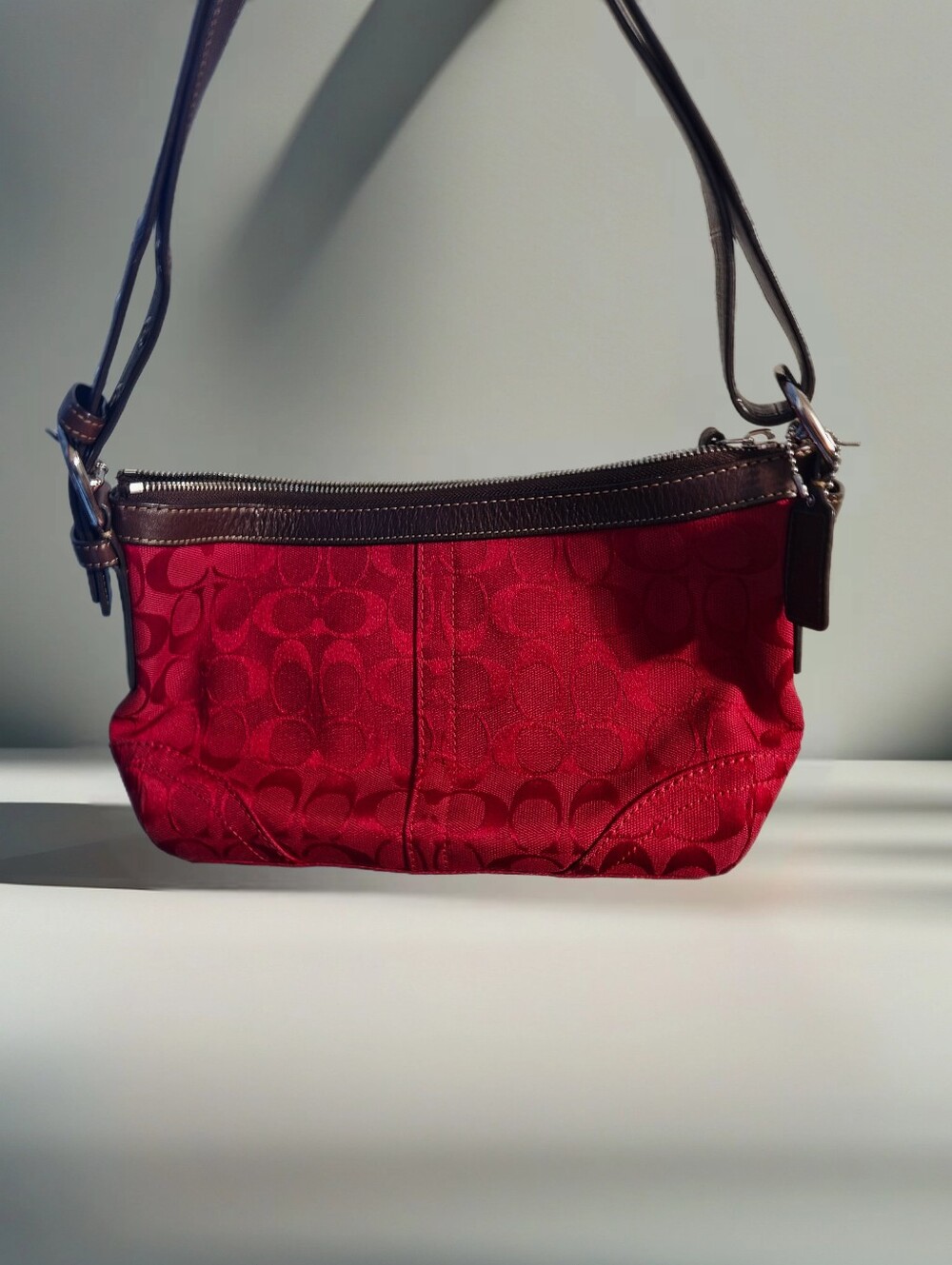 Coach Y2K East /West Convertible Crossbody. Red.
